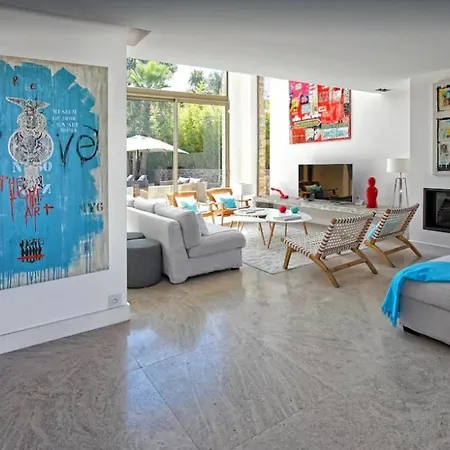 Дом отдыха Contemporary Luxury In