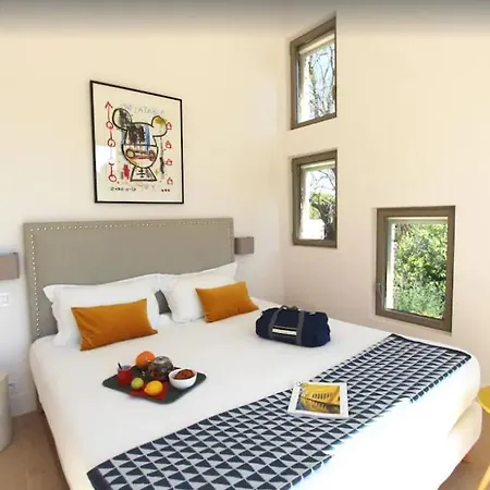 Contemporary Luxury In Дом отдыха Сен-Тропе