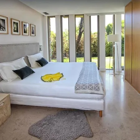 Contemporary Luxury In Дом отдыха Сен-Тропе
